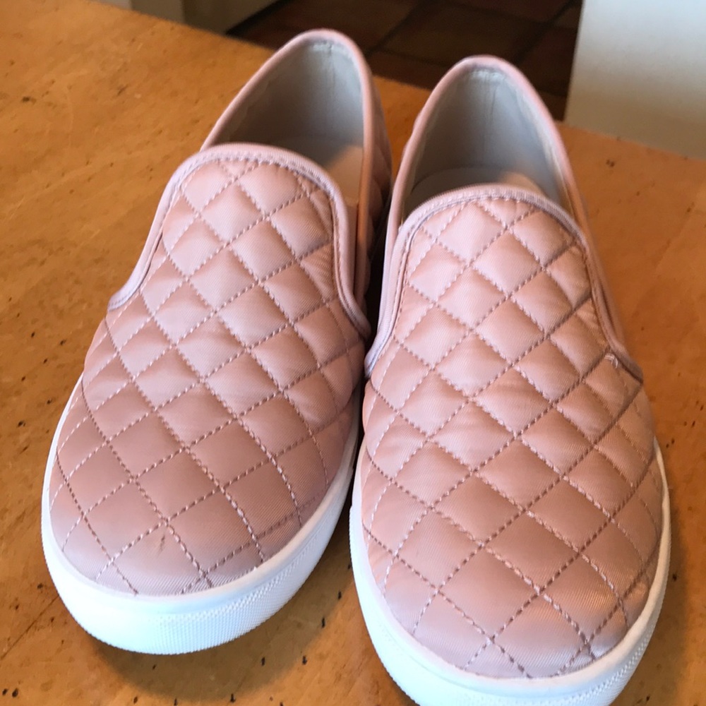 Steve Madden light pink slip ons